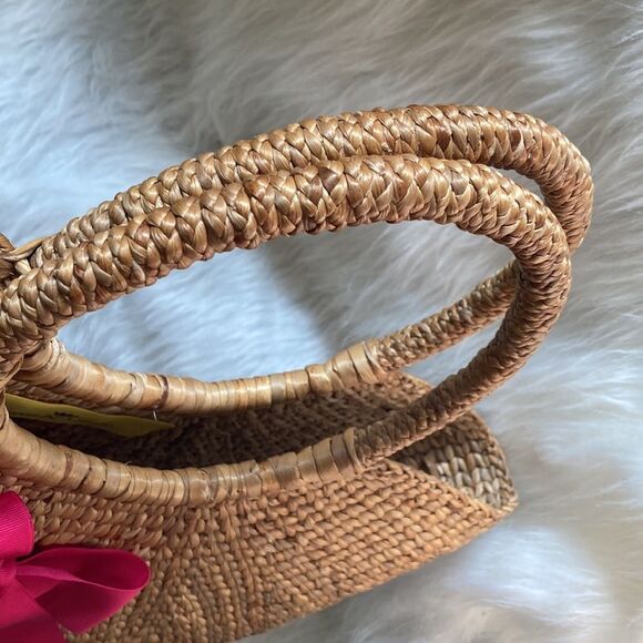 Rattan Beach Tote with Bow - Picture 7 of 8